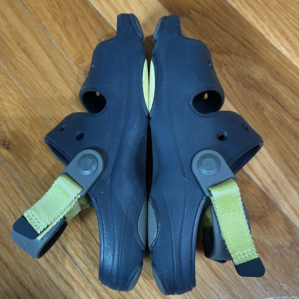 Crocs Sandals Size 3 - Picture 3 of 5